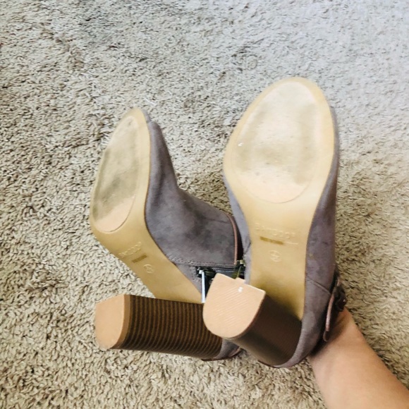 Peep toe Booties - Picture 4 of 4